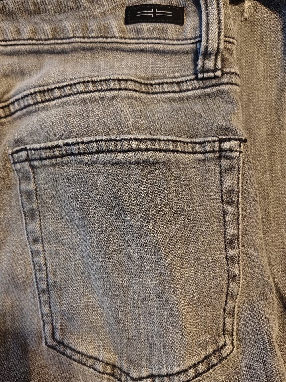 Liverpool Los Angeles The Girlfriend Exposition Gray Distressed Jeans Size 2/26 - Picture 7 of 12